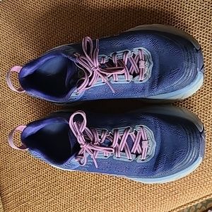 HOKA one one Bondi 6